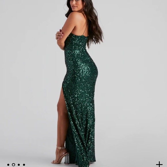 Selling this beautiful green dress only worn once size XS - Picture 1 of 3